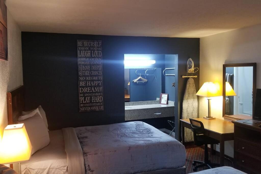 Osu 2 Queen Beds Hotel Room 117 Wi-Fi Стилуотър Екстериор снимка